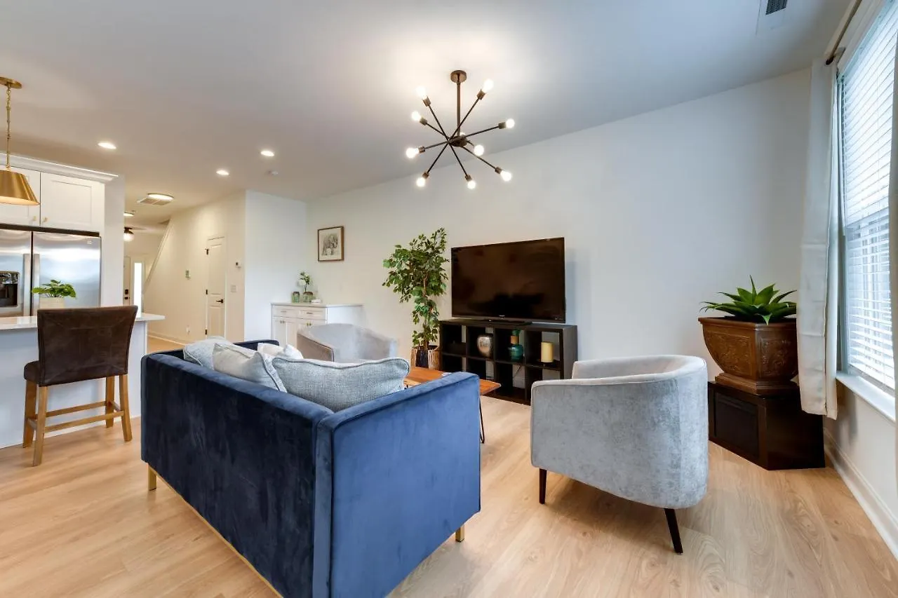 Charlotte Getaway With Yard - 3 Mi To Uptown! Villa Holiday home