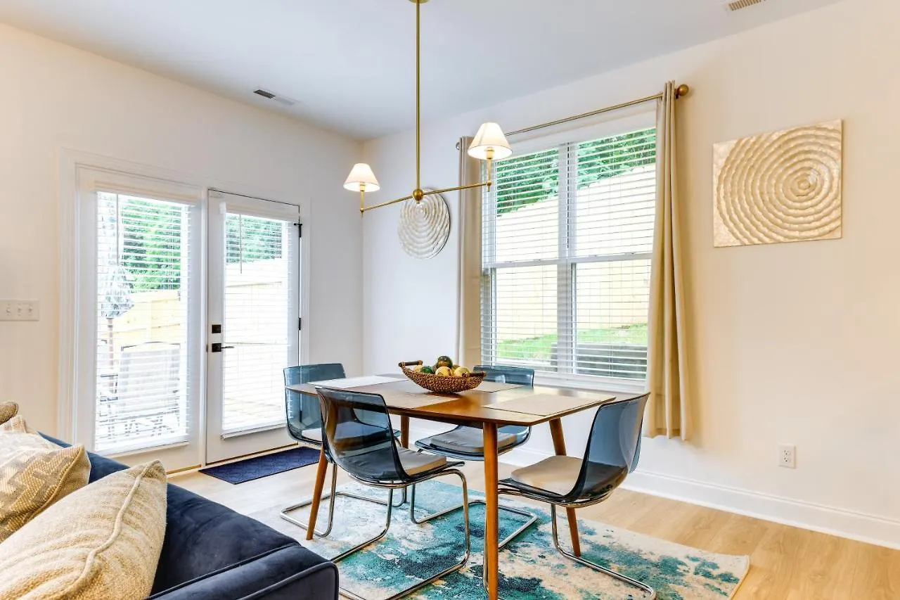 Charlotte Getaway With Yard - 3 Mi To Uptown! Villa