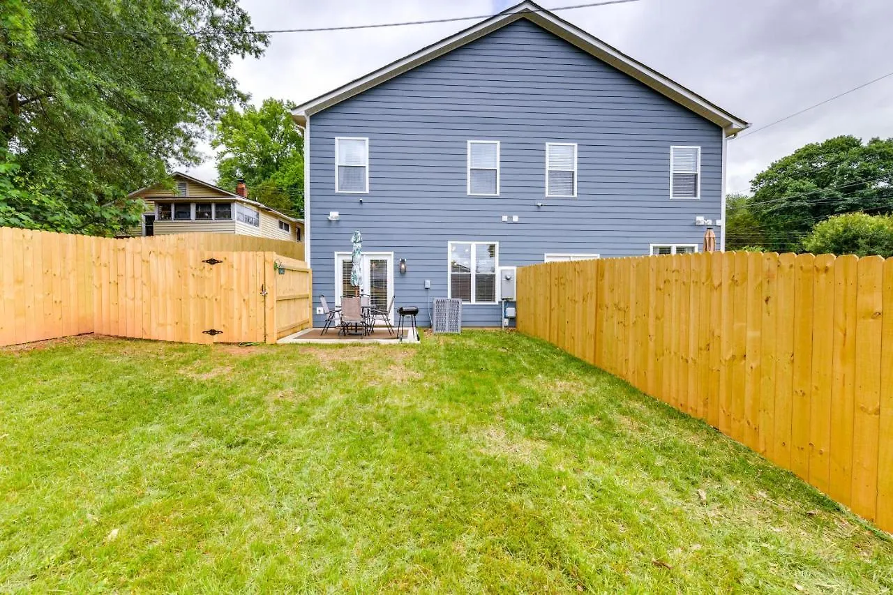Holiday home Charlotte Getaway With Yard - 3 Mi To Uptown! Villa