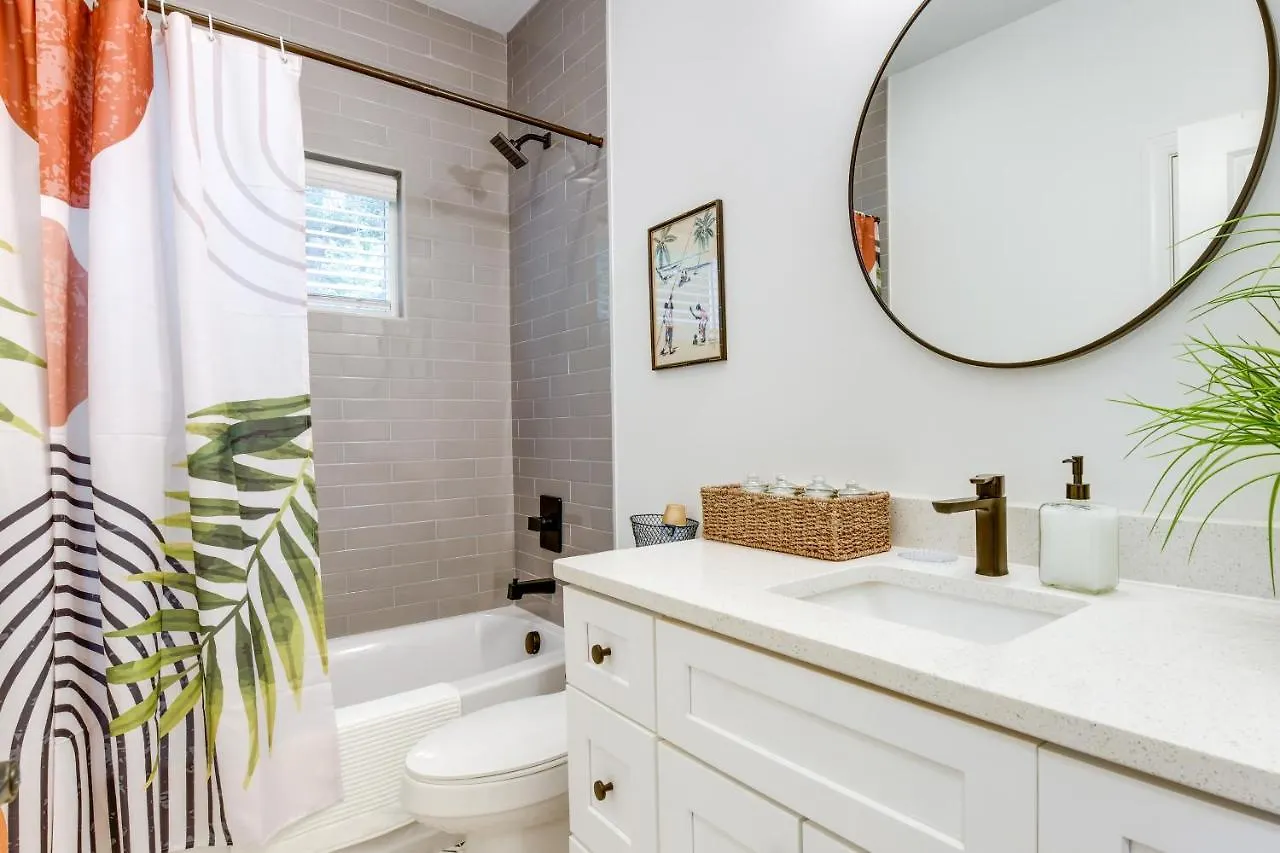 Charlotte Getaway With Yard - 3 Mi To Uptown! Villa