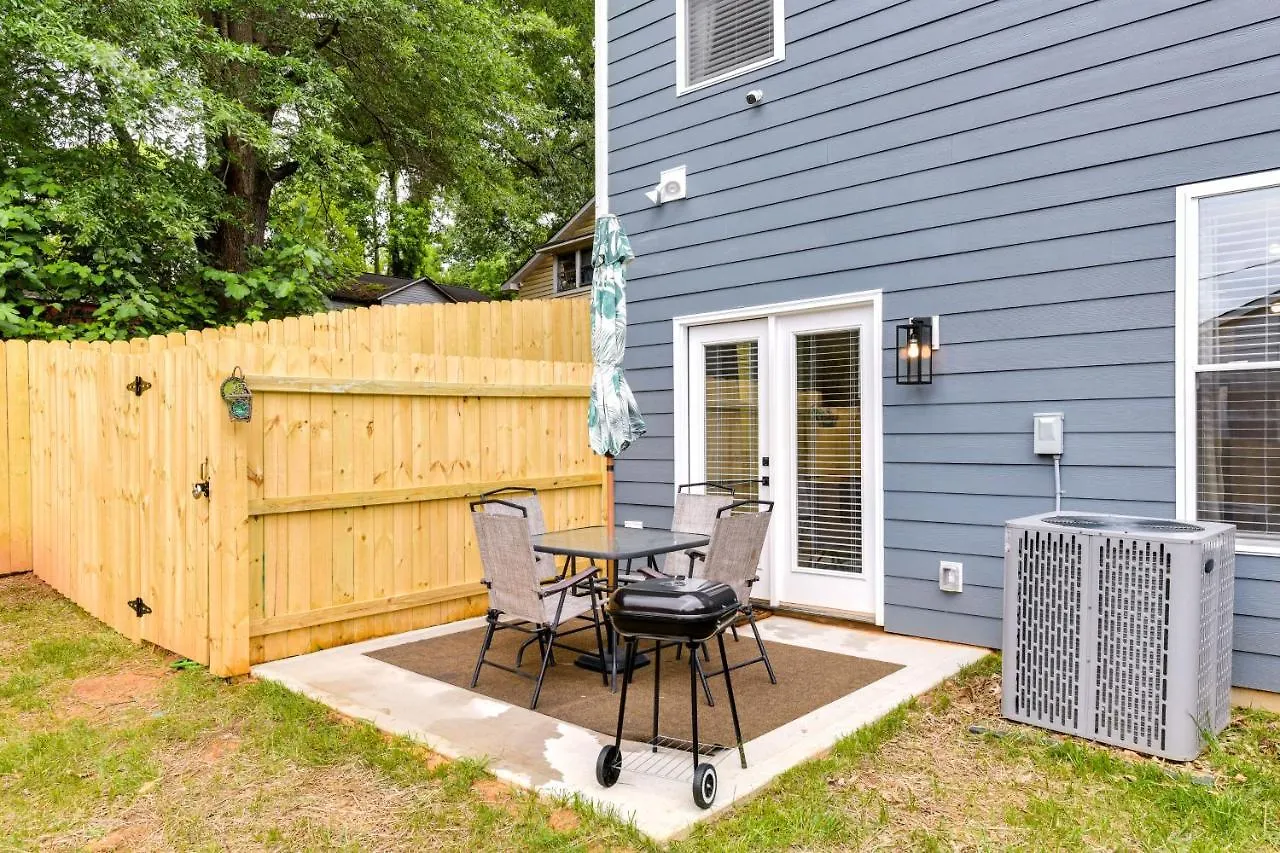 Charlotte Getaway With Yard - 3 Mi To Uptown! Villa Verenigde Staten